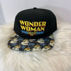 NWT DC COMICS WONDER WOMAN ADJUSTABLE SNAPBACK HAT